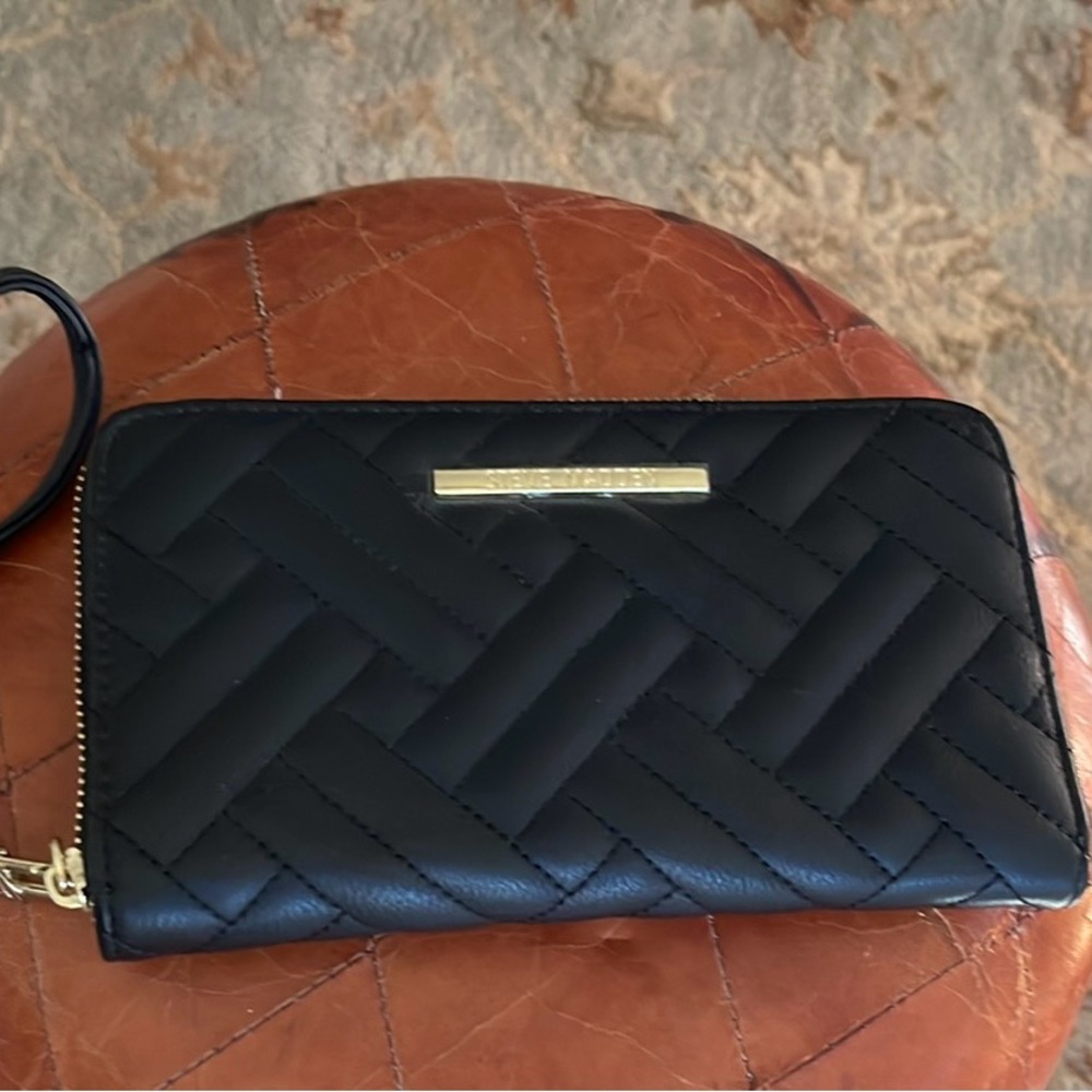 Steve Madden Black Clutch Wristlet